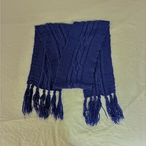 Cable knit dark blue scarf